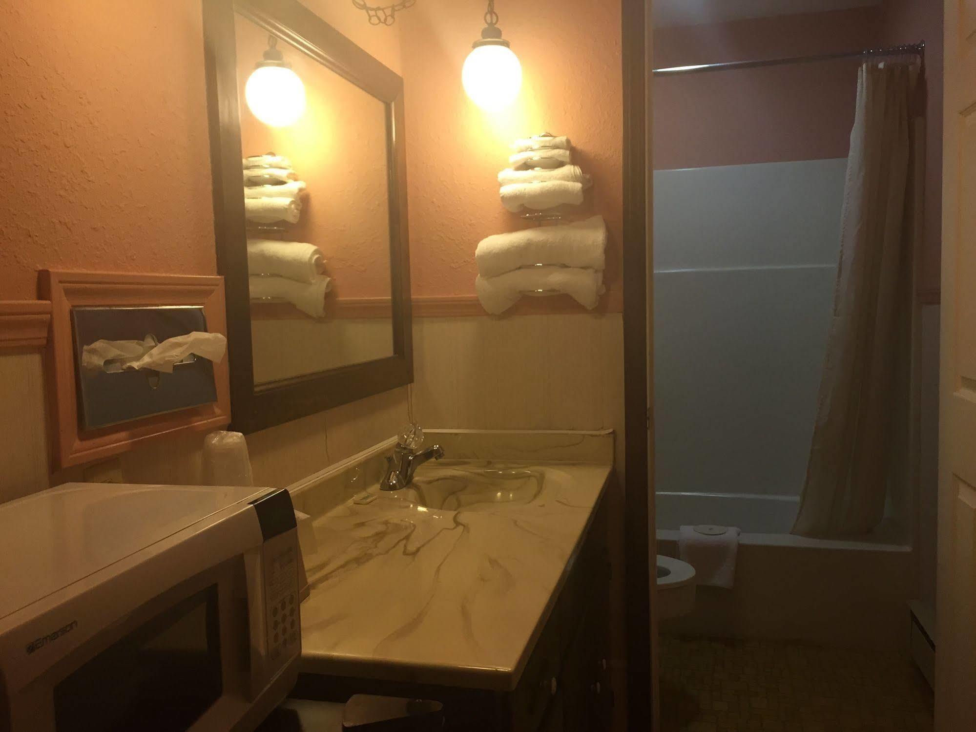 Carlin Villa Motel Carlinville ภายนอก รูปภาพ
