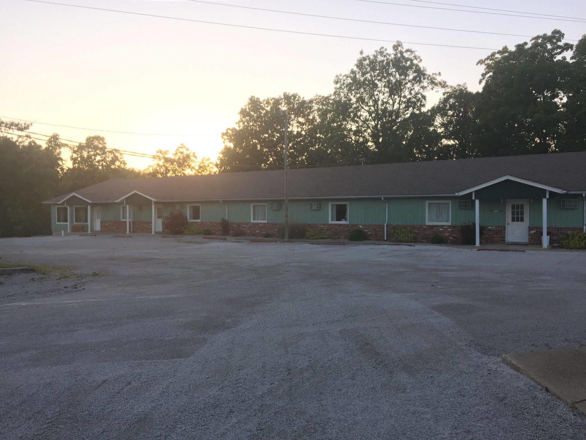 Carlin Villa Motel Carlinville ภายนอก รูปภาพ